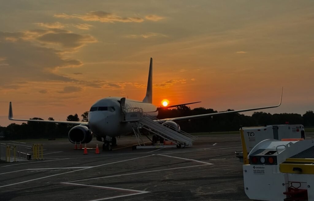Piden boicotear a aerolínea que firmó contrato con EE UU para vuelos de deportación