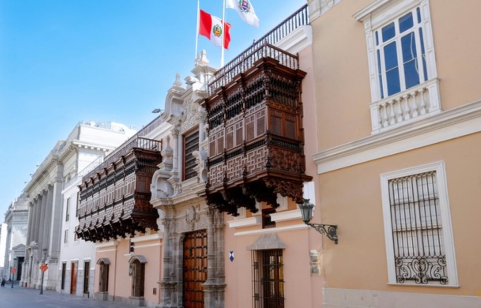 Perú expresa su preocupación por tres ciudadanos detenidos en Venezuela