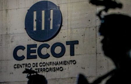 Los nuevos deportados por EE UU a El Salvador estaban en Guantánamo