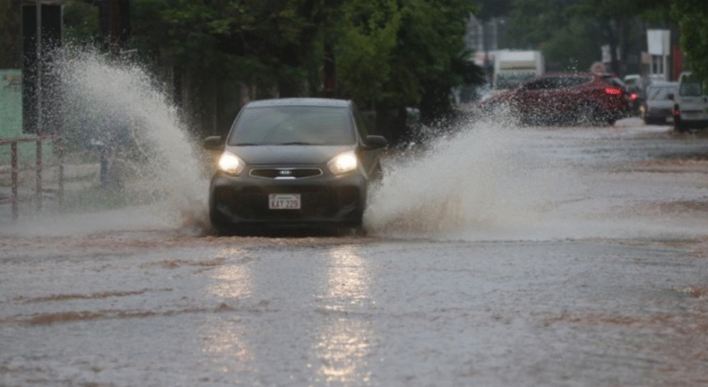 Lluvias torrenciales en Oklahoma dejan inundaciones