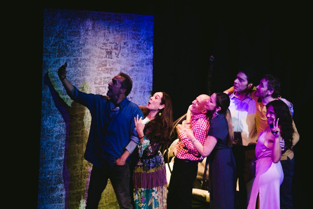 Perfectos desconocidos, una comedia de celulares, secretos y relaciones