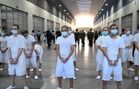 EE UU deporta a El Salvador a presuntos integrantes del Tren de Aragua