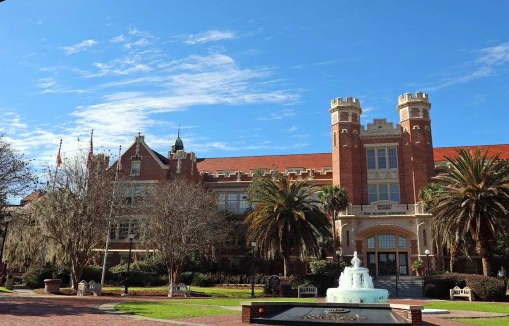 Cuatro heridos en un tiroteo en la Universidad Estatal de Florida
