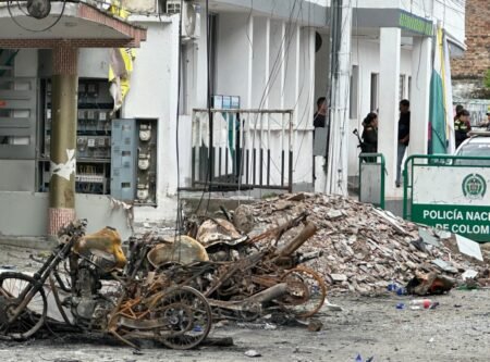 Atentado durante el Jueves Santo en Colombia deja un saldo de 2 muertos y 24 heridos