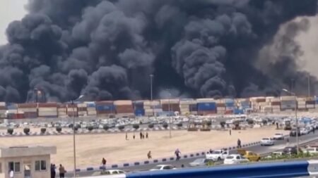 Aumenta a 28 la cifra de muertos por explosión en puerto de Irán