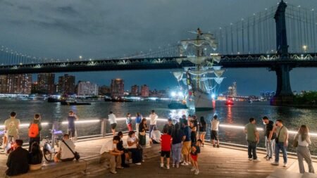 Testigo narra el angustiante momento cuando el buque Cuauhtémoc choca con el puente de Brooklyn: “Hubo pánico, muchas personas corriendo y gritando”