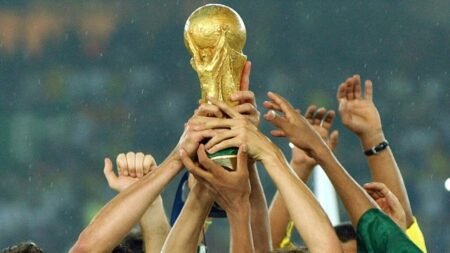 Uno de los futbolistas campeón del mundo con Brasil fue hospitalizado debido a un accidente casero