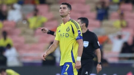 Cristiano Ronaldo se lamentó hablando solo tras errar increíble gol en la Champions de Asia: “Está adoptando comportamientos de viejo”