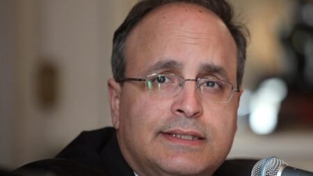 “Si Trump extiende la licencia de Chevron, eso indica que está dispuesto a sentarse con Maduro”: Frank Mora, exembajador de EE. UU. ante la OEA