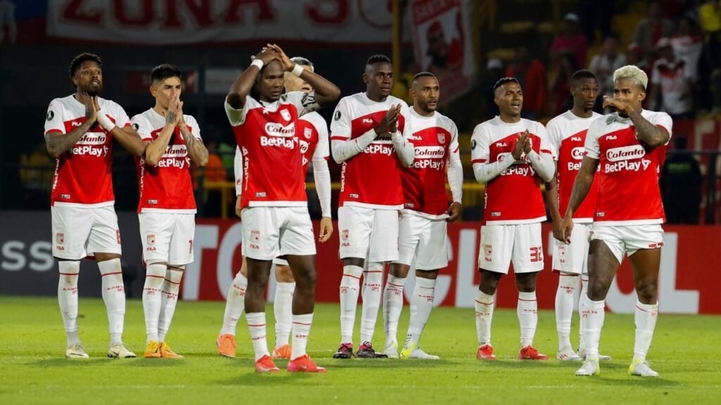 “Acá hay hermandad”: futbolista expulsado junto a su compañero de equipo por discusión hace nueva publicación en la que se puede ver a los dos implicados