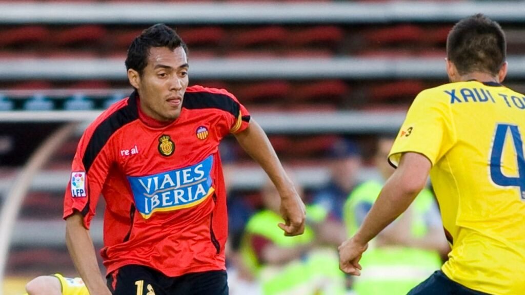 Recuerdan golazos del venezolano Juan Arango a Barcelona y Real Madrid en su día de cumpleaños: “Referente de la calidad venezolana en el mundo”