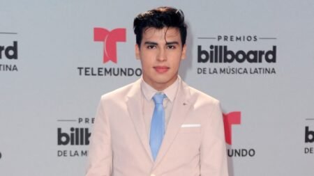 El Influencer venezolano La Divaza informó del fallecimiento de su mamá y lloró por no poder despedirse de ella