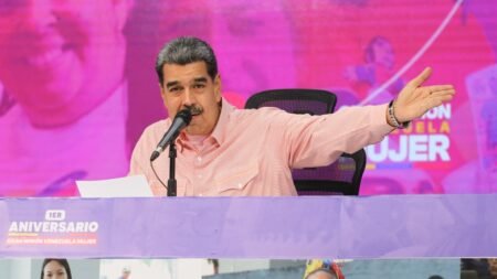 Maduro aumenta los bonos a empleados públicos y a pensionados sin tocar los sueldos