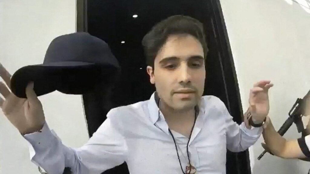 México dice que viaje de familiares de Ovidio Guzmán, hijo de ‘El Chapo’, a Estados Unidos hace parte de “una negociación”