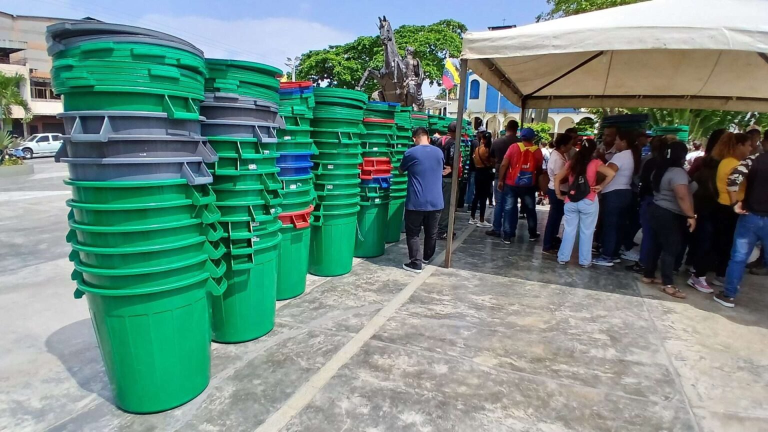 Comuna yaracuyana recibe depósitos de agua aprobados en consulta popular