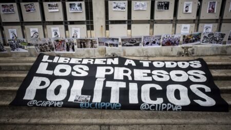 “Los presos políticos están secuestrados, solo que en un ente controlado por el Estado”: Zair Mundaray, abogado penalista