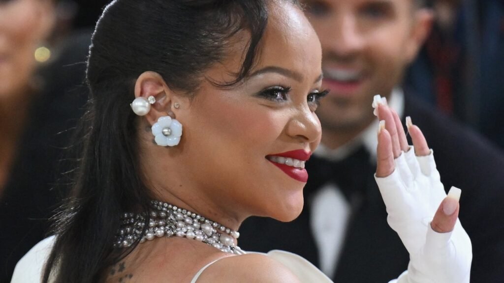 Rihanna confirma su tercer embarazo tras lucir atuendo con el que se robó todas las miradas en la Gala MET