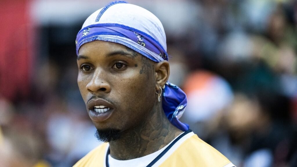 Rapero canadiense Tory Lanez fue apuñalado en prisión de California en donde cumple condena de 10 años