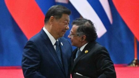 ¿Qué implicaría la adhesión de Colombia a la Ruta de la Seda liderada por China?