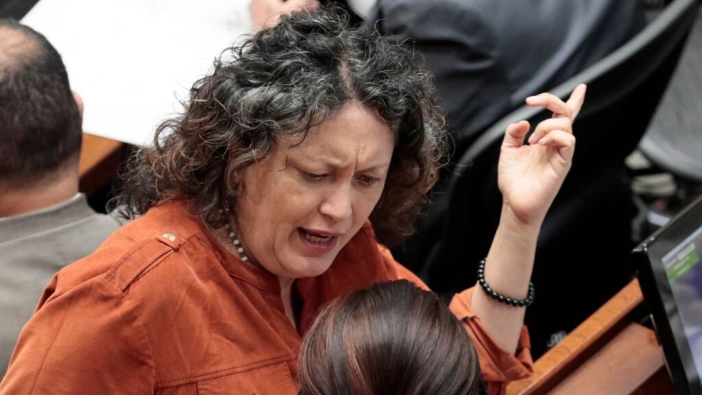 “Este fue un acto político para buscar su reelección”: senadora Angélica Lozano sobre el discurso del presidente Petro durante el Día Internacional del Trabajo