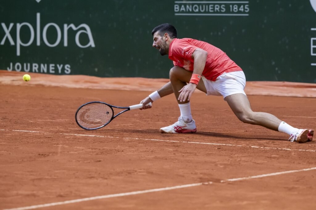 Djokovic celebra su 38 cumpleaños con un triunfo