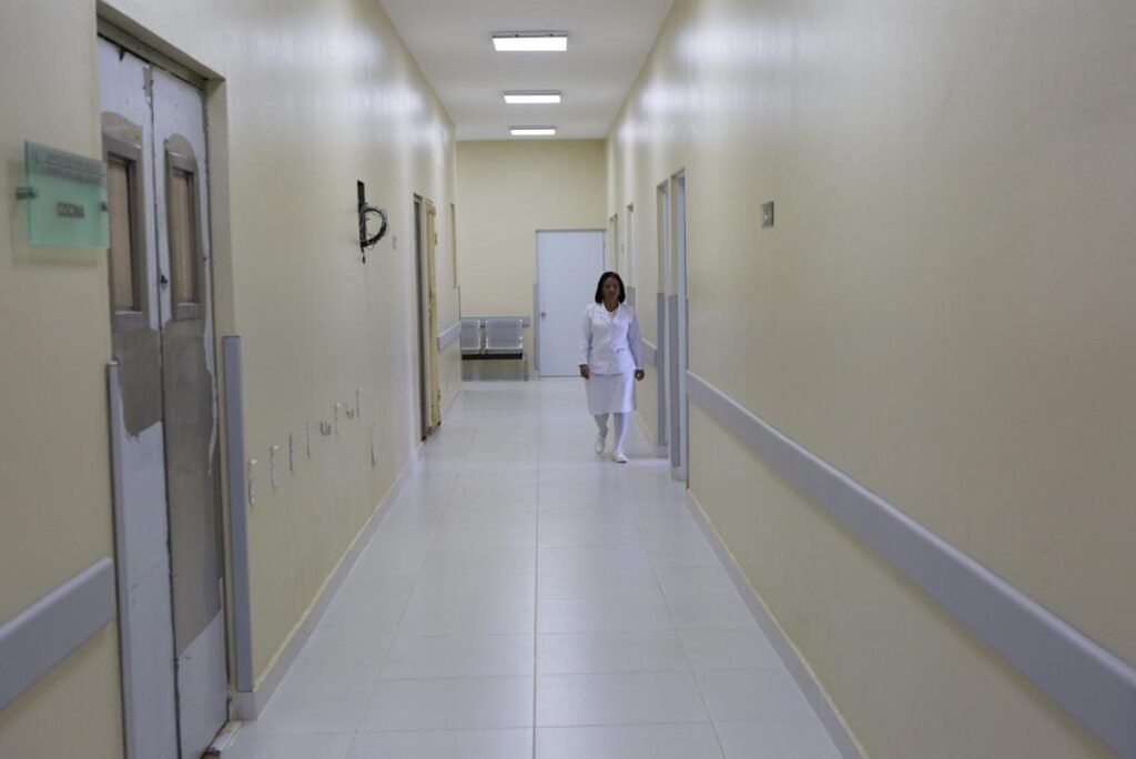 Catorce países miembros de la OPS carecen de suficiente personal médico