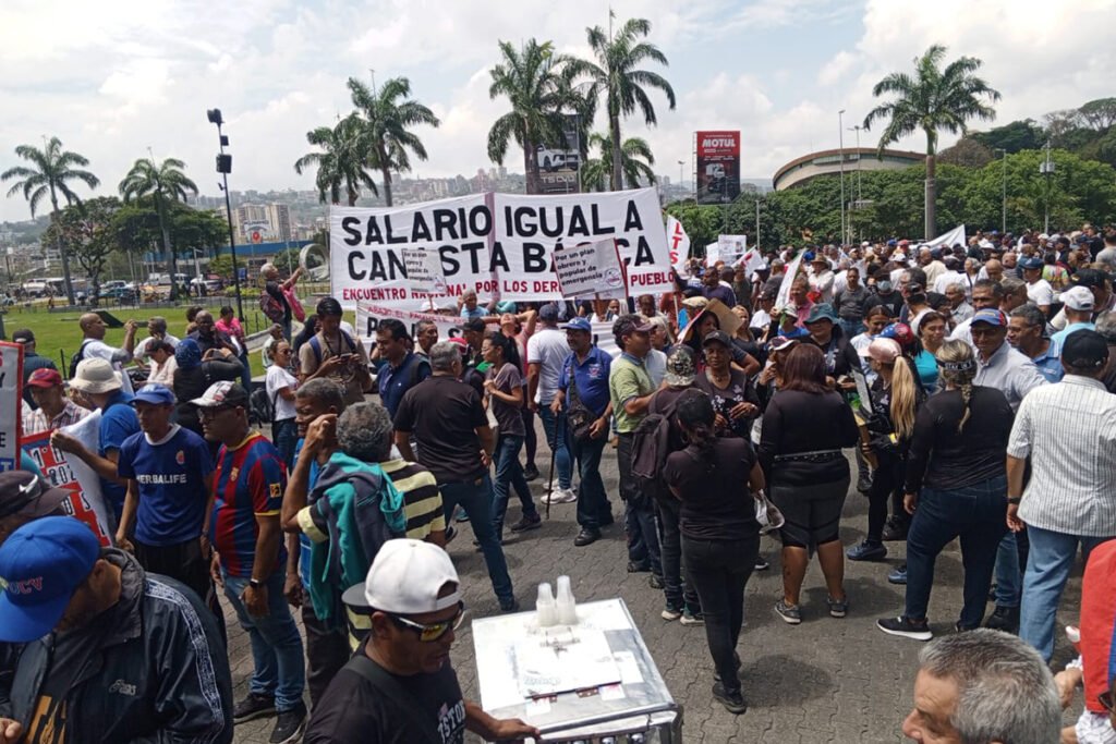 Trabajadores marcharon para exigir salarios dignos y respeto a derechos laborales