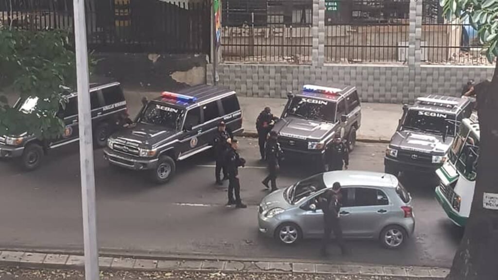 Agentes del Sebin se instalan frente al Colegio Nacional de Periodistas en Caracas: Es alarmante, asegura Amnistía