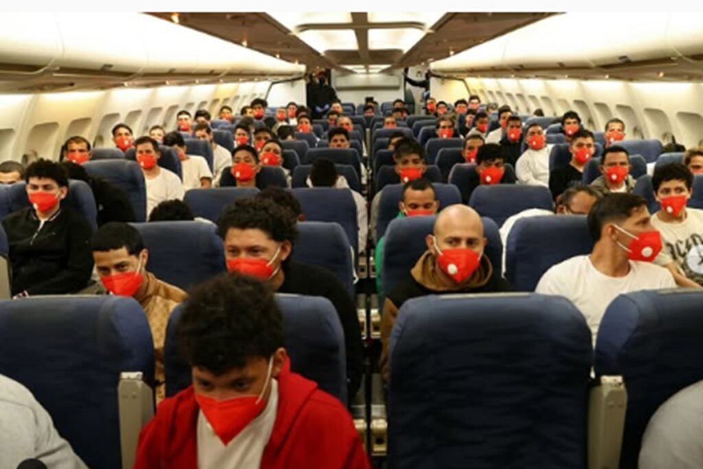 Llegaron a Maiquetía otros 195 venezolanos deportados por Trump