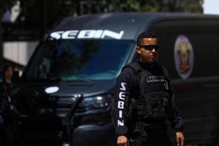 Denuncian supuesto asedio del SEBIN contra abogado de Vanguardia Popular en Caracas