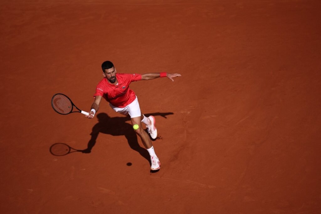 Djokovic avanzó a cuartos de final de Roland Garros