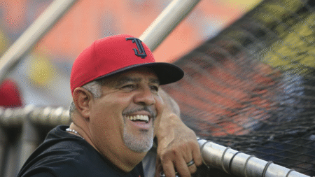 Demanda millonaria por supuesta estafa pone a Luis Sojo en la mira de la opinión pública