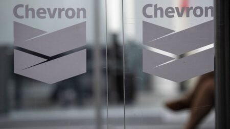 “La sanción petrolera viene con aranceles”: empresario venezolano analiza consecuencias de la salida de Chevron del país