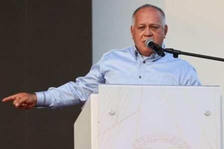 Cabello denunció supuestas presiones extranjeras contra la FANB