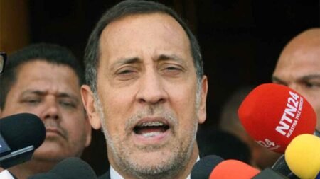 Maduro ha aumentado 165 % el precio del dólar oficial en un año: “La devaluación la promueve el régimen”