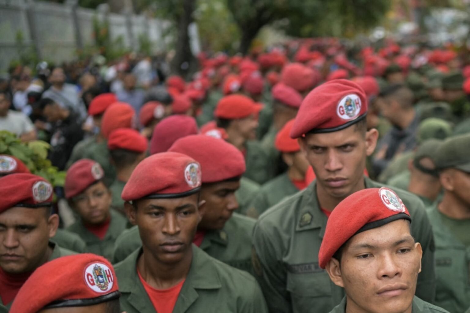 Militares próximos al retiro deben seguir un año más en servicio