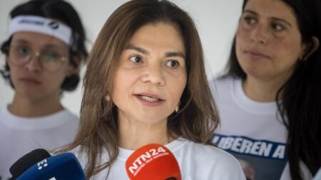 “Te levantas con la esperanza de que esto va a terminar en cualquier momento”: esposa de Pedro Guanipa, preso político del régimen en Venezuela