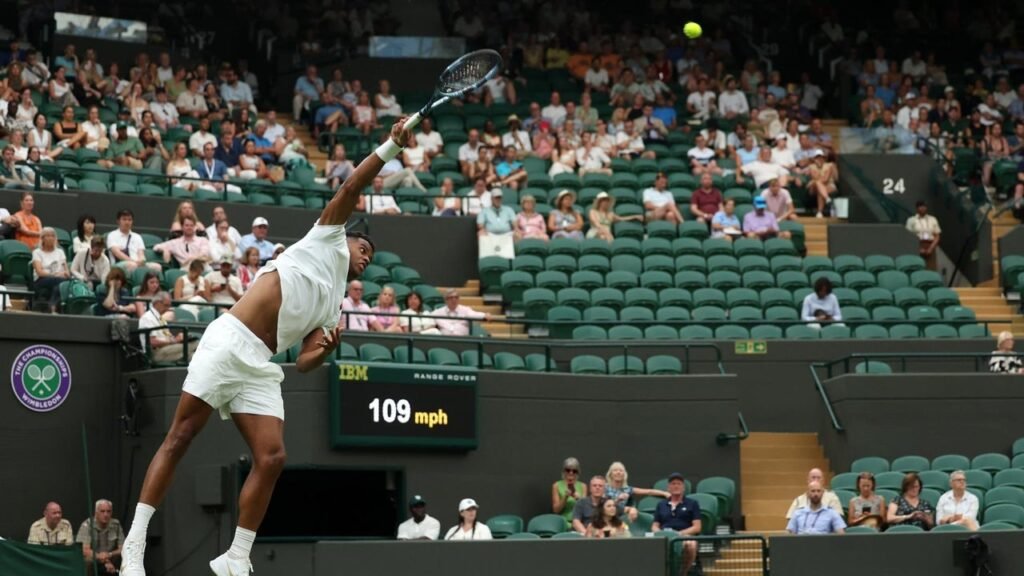 Tenista ejecutó el saque más rápido en la historia de Wimbledon, pero su rival ganó el punto: así se vivió el impactante momento