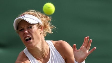 “Es extraño esto, solo por ser mayor”: la curiosa reacción de tenista de 37 años tras ovación por haber vencido a jugadora 16 años menor y lograr récord en Wimbledon