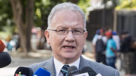 “Excarcelaron a menos de 100, pero faltan más de 1.000”: hijo de Perkins Rocha pide la libertad de su padre a casi un año de su detención por el régimen de Maduro