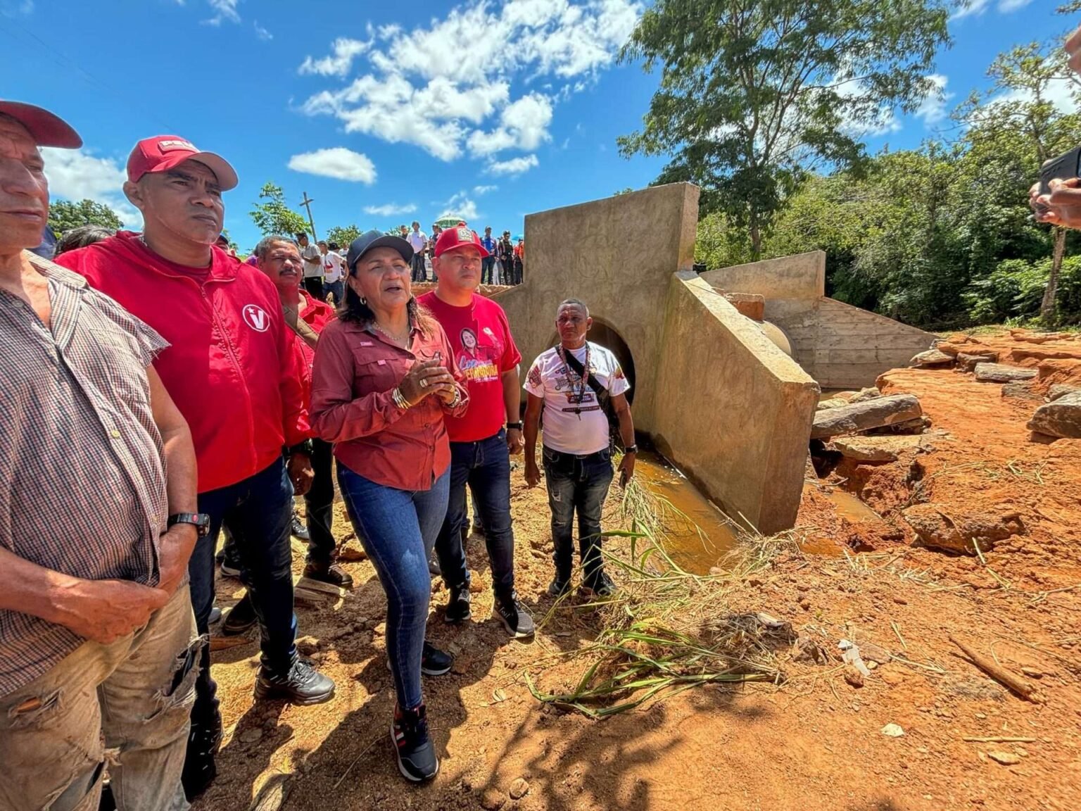 Reconstruirán puente que colapsó por las lluvias en Delta Amacuro
