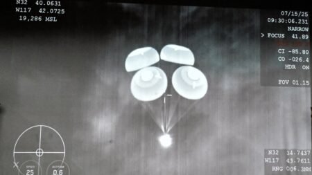 Astronauta sorprende con sus primeras palabras tras estar 20 días en el espacio y un viaje de 22 horas que la llevó de regreso a la Tierra