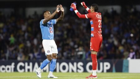 Los jugadores colombianos Kevin Mier y Willer Ditta ganaron prestigiosos premios por sus actuaciones en el fútbol mexicano