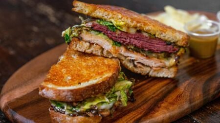 Cómo preparar el sándwich venezolano “Mortal Kombat”: fácil, sabroso y perfecto para después de un partido