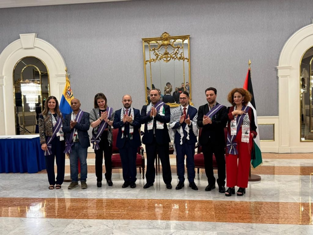 Seis poetas palestinos recibieron la Orden de Andrés Bello en Venezuela
