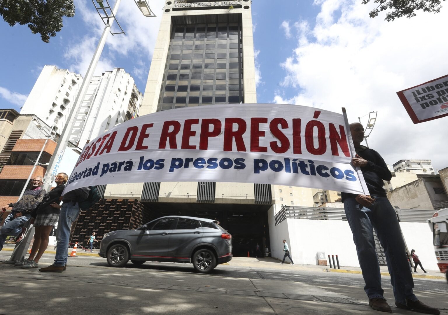 ¿Qué presos políticos podrían beneficiarse de las “medidas alternativas a la privación de libertad” que otorgará el gobierno?