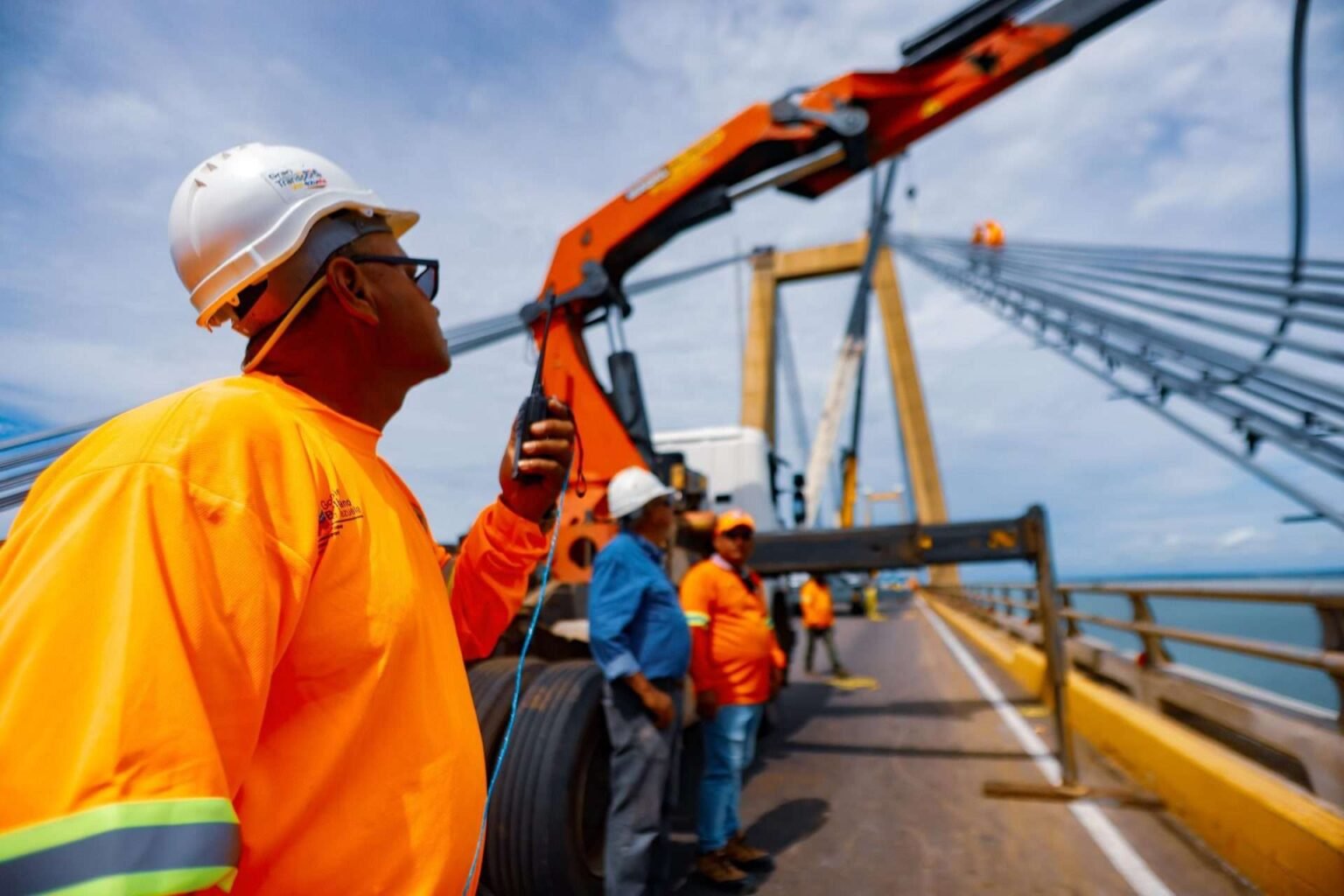 Cambian 14 guayas del puente sobre el lago de Maracaibo