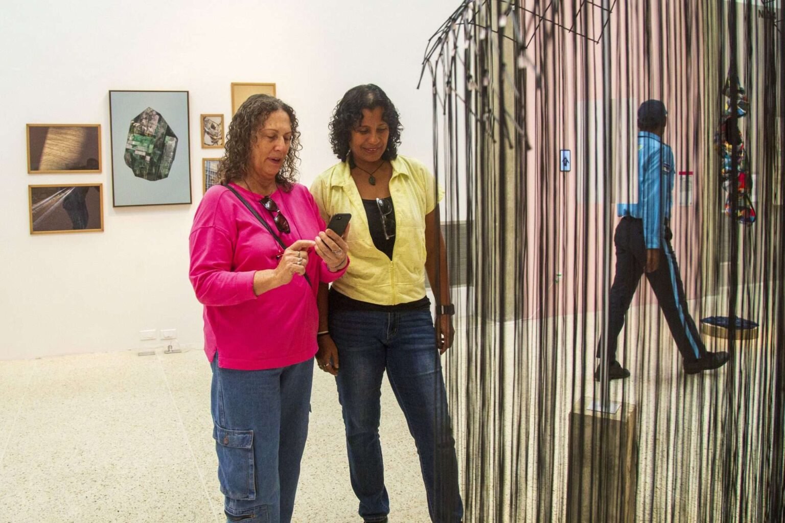 Creadoras transforman realidades en la Galería de Arte Nacional