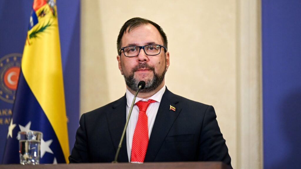 Yván Gil alerta sobre amenaza militar de EE UU