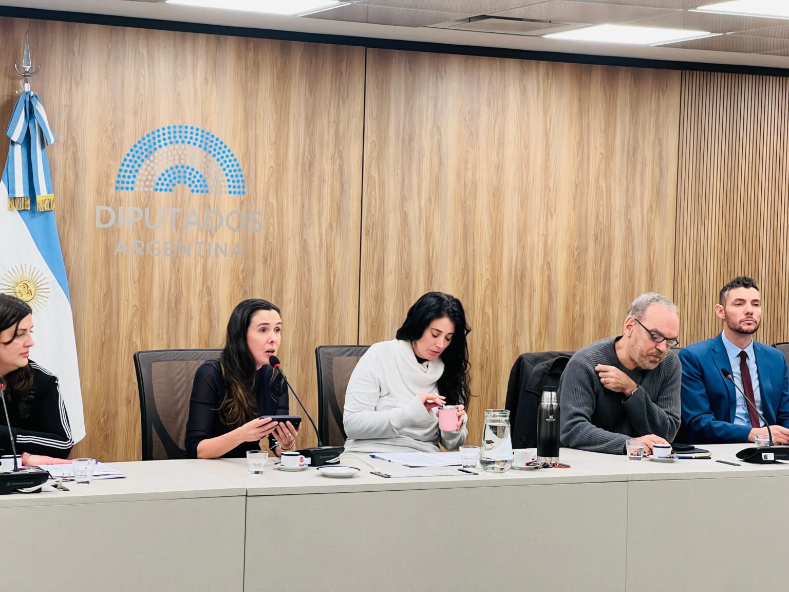 Piden presión internacional para la transición en Venezuela